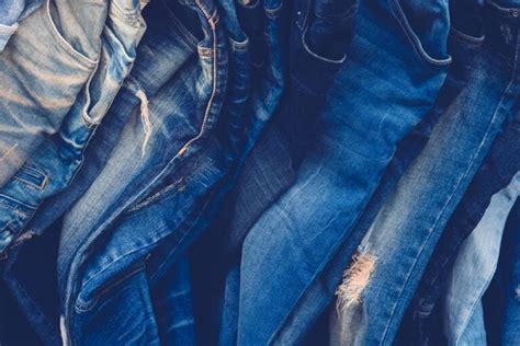  Knowing Denim: A Guide To The World Of Jeans – An Illustrated Tapestry Of Textile History and Cultural Iconography